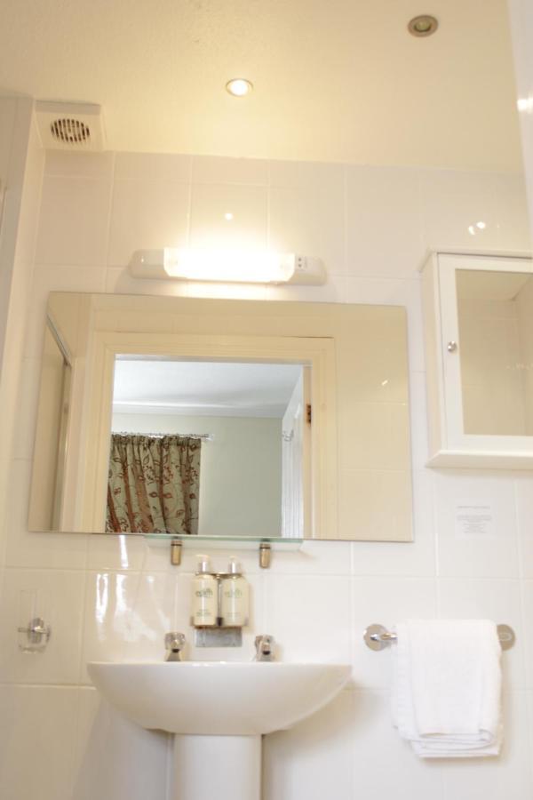 Clifton Villa Guest House لاندودنو المظهر الخارجي الصورة